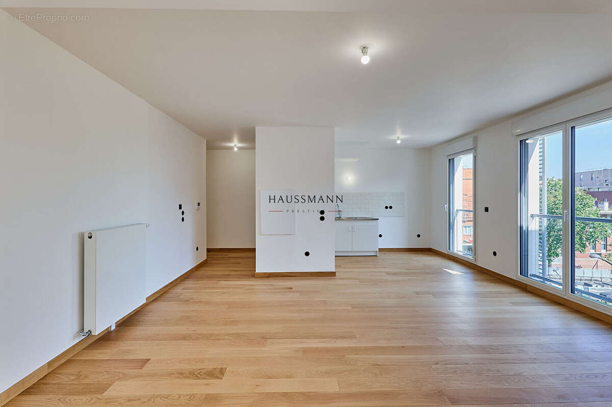 Appartement à PARIS-17E