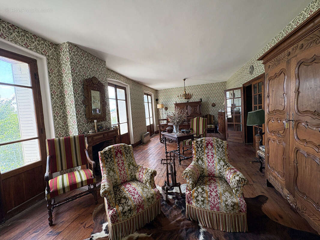 Maison Vissac Auteyrac 5 pièce(s) 170 m2 - photo 5