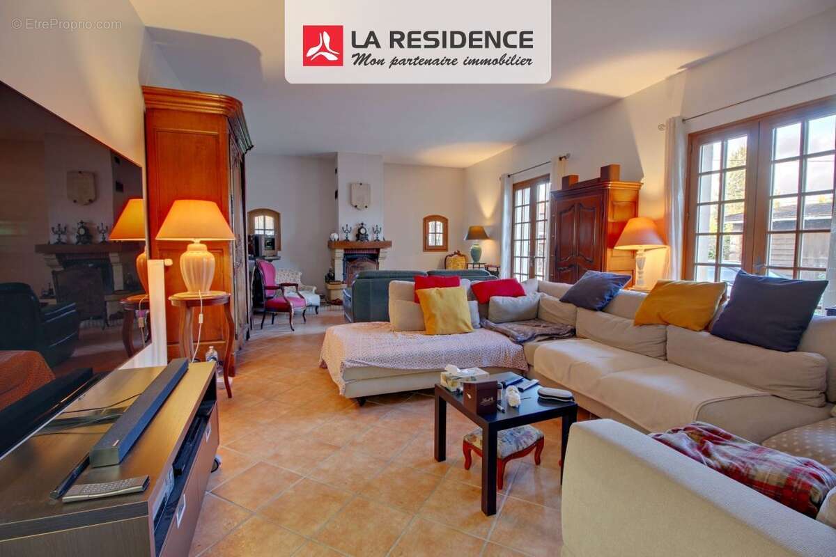 Maison à SAINTE-BARBE-SUR-GAILLON