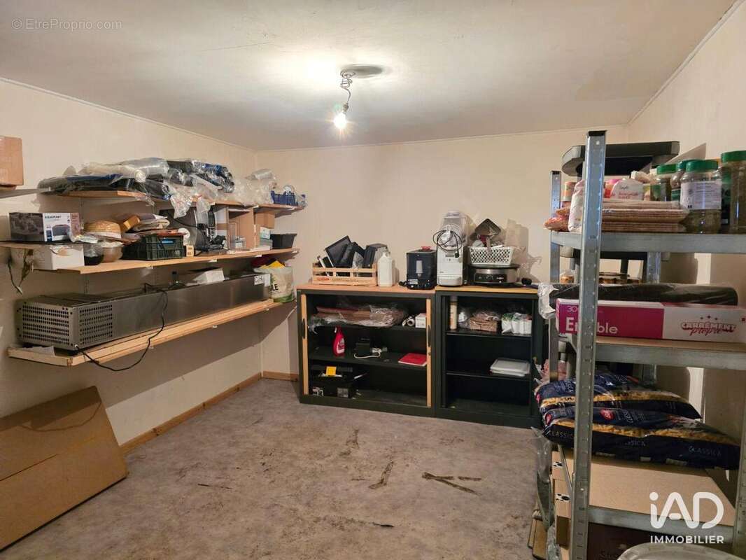 Photo 2 - Commerce à ROCHEFORT