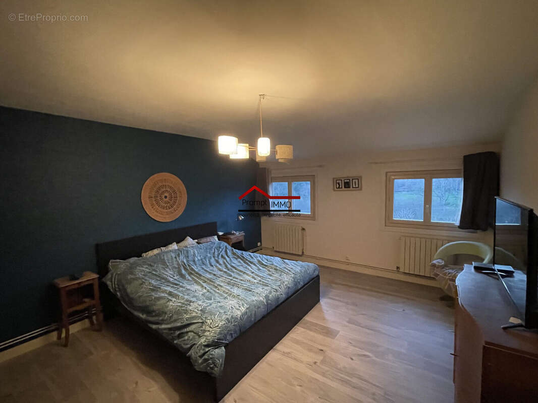 Maison à PEYRAT-LE-CHATEAU