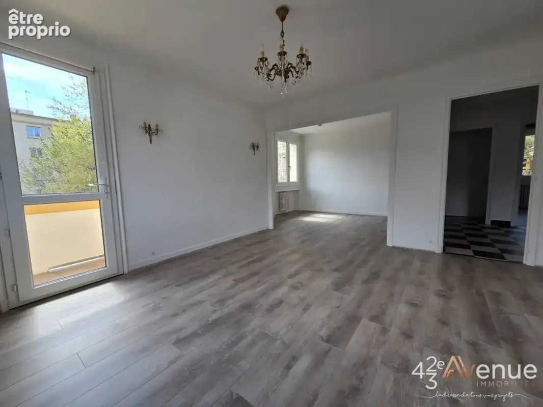 Appartement 86 m² à Saint-Etienne  - photo 4