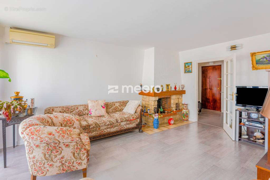 Appartement à MENNECY