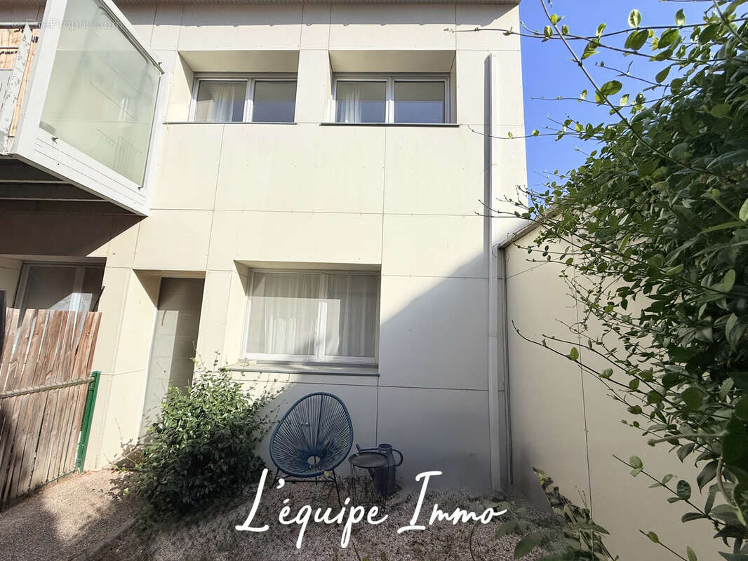 Coeur Sept Deniers- Maison Duplex T2 de 45 m2 avec parking et jardin. - photo 4