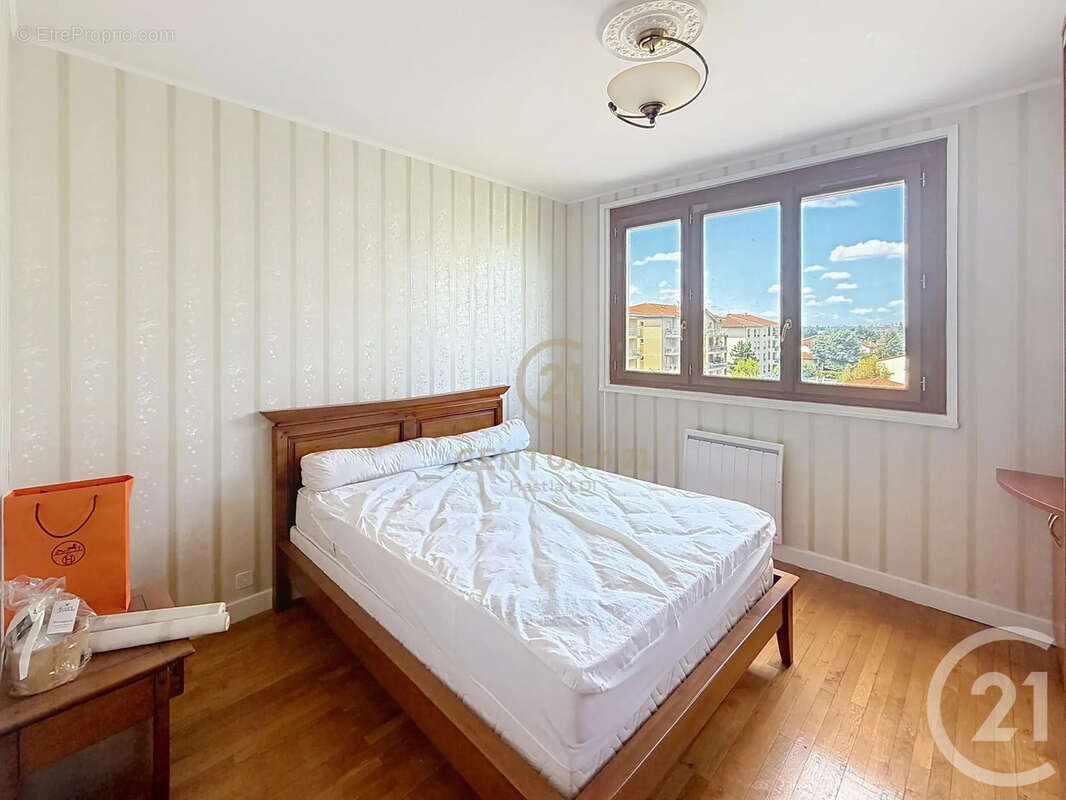 Appartement à BRON