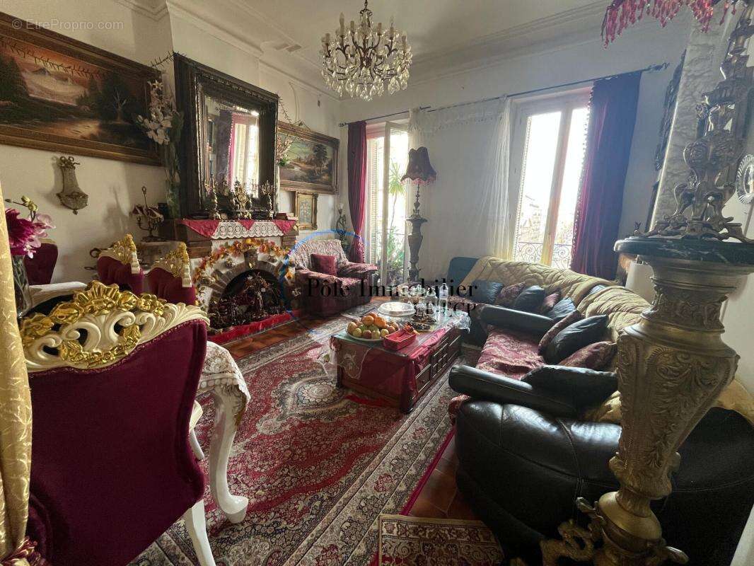 Appartement à MARSEILLE-6E
