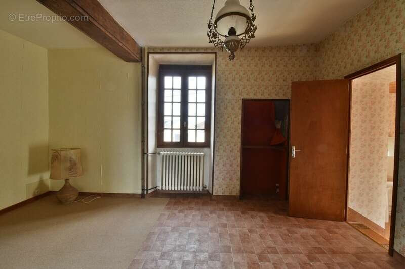 Maison à SAINT-LEGER-MAGNAZEIX