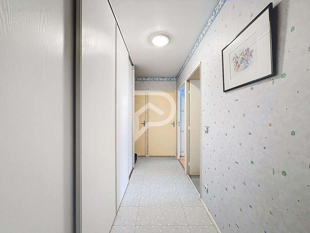 Appartement à COURBEVOIE