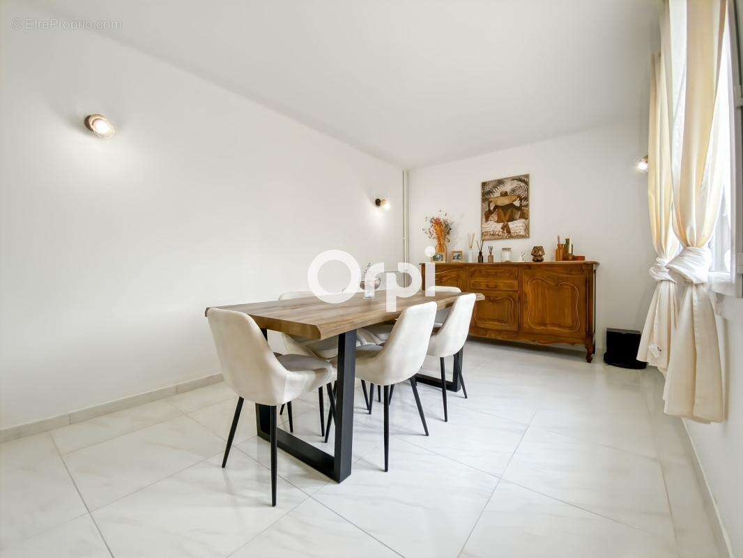 Appartement à MARSEILLE-12E