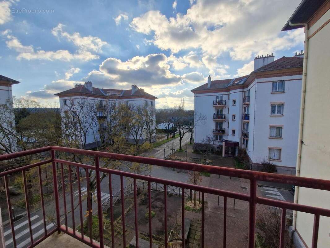   - Appartement à GRIGNY