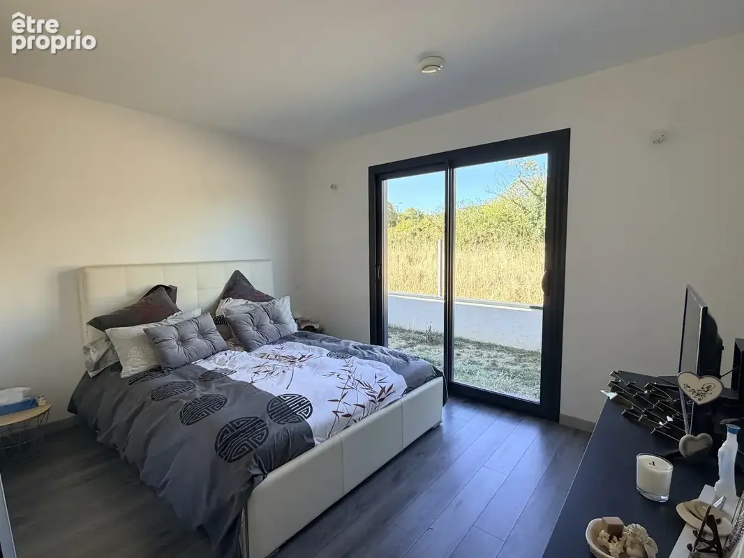 MALAUZAT  Maison moderne de 2017, de 158 m2 habitables, plain pied, 4 chambres, double garage et terrasse bio- - photo 12