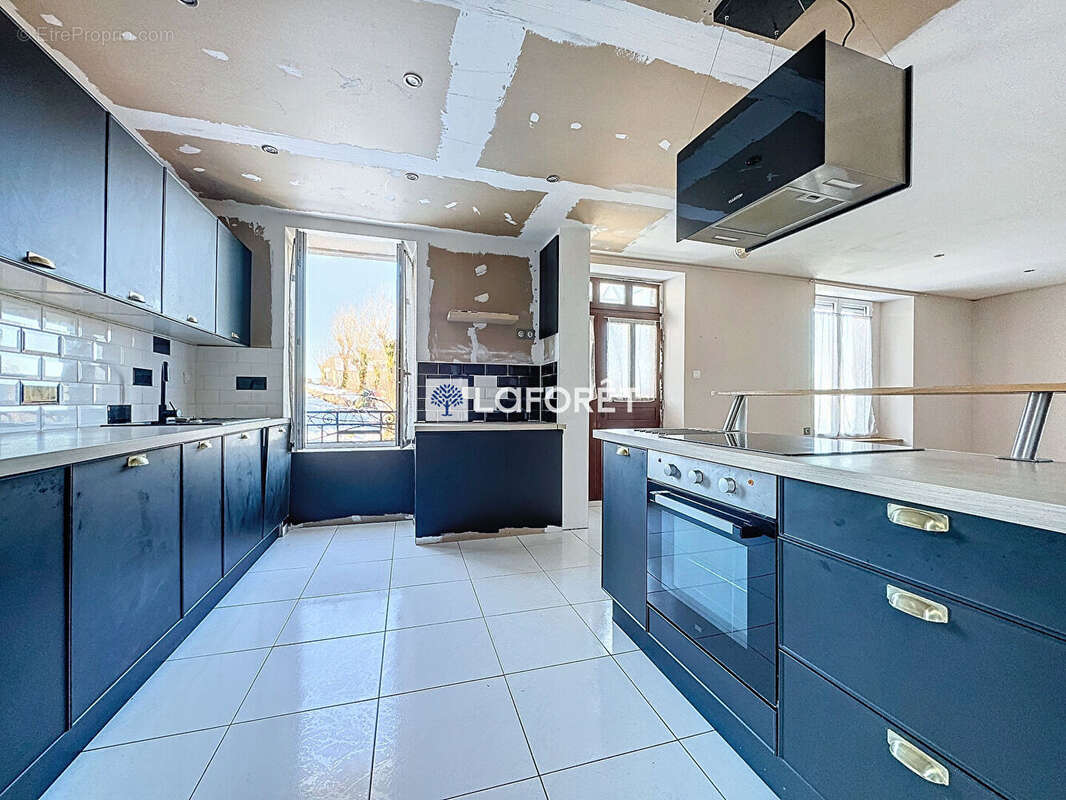 Maison à MONTPEYROUX