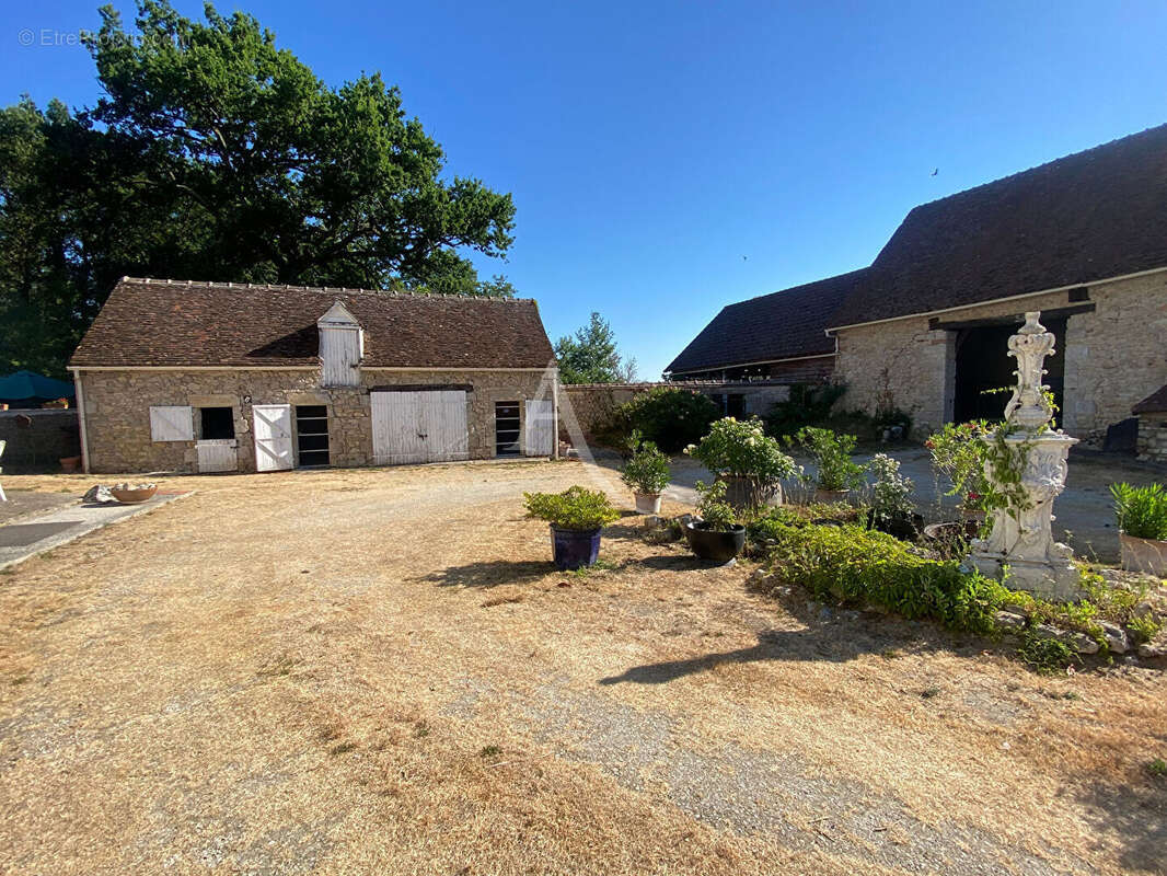 Propriété Sully La Chapelle 7 pièce(s) 224.66 m2 - photo 12