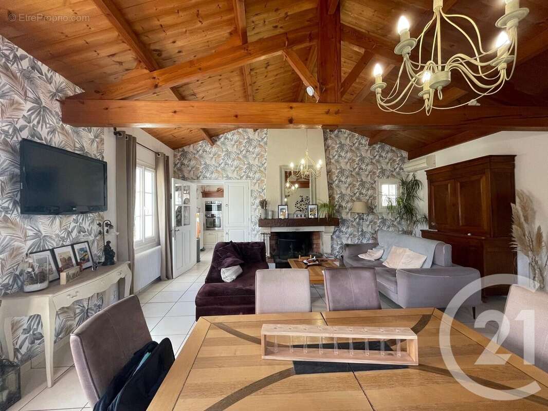 Maison à TALMONT-SAINT-HILAIRE