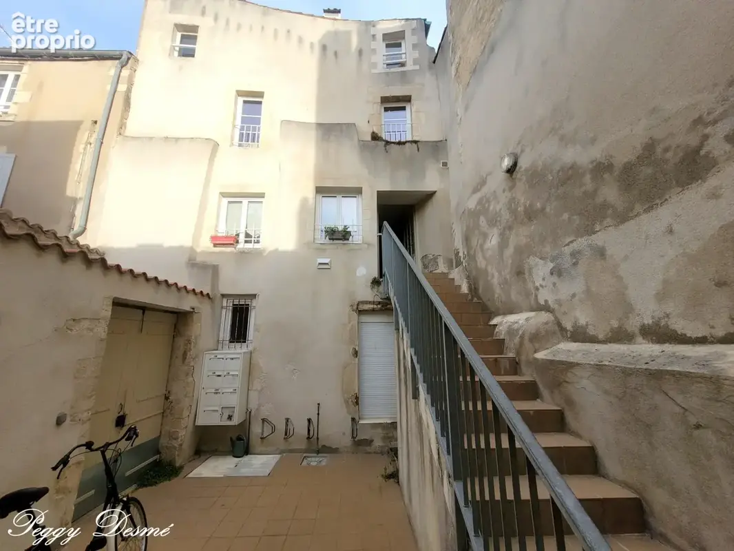 Appartement à vendre 1 pièces LA ROCHELLE (17) - Cœur Historique de La Rochelle - A 200m du Marché Central - photo 4