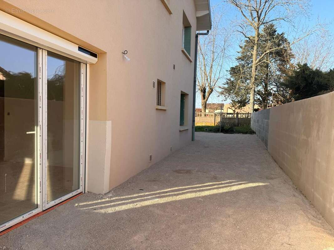 Photo 8 - Appartement à BAGE-LE-CHATEL
