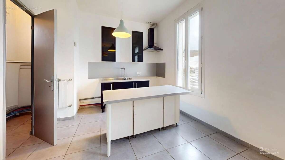 Maison à LE MESNIL-SAINT-DENIS