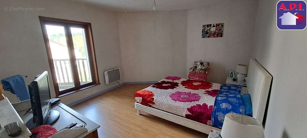 Maison à L&#039;AIGUILLON