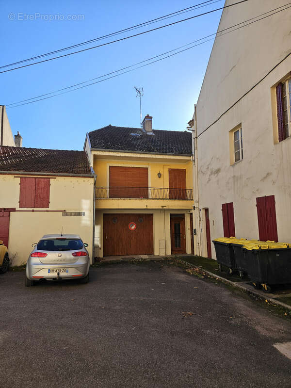 Maison à VERDUN-SUR-LE-DOUBS