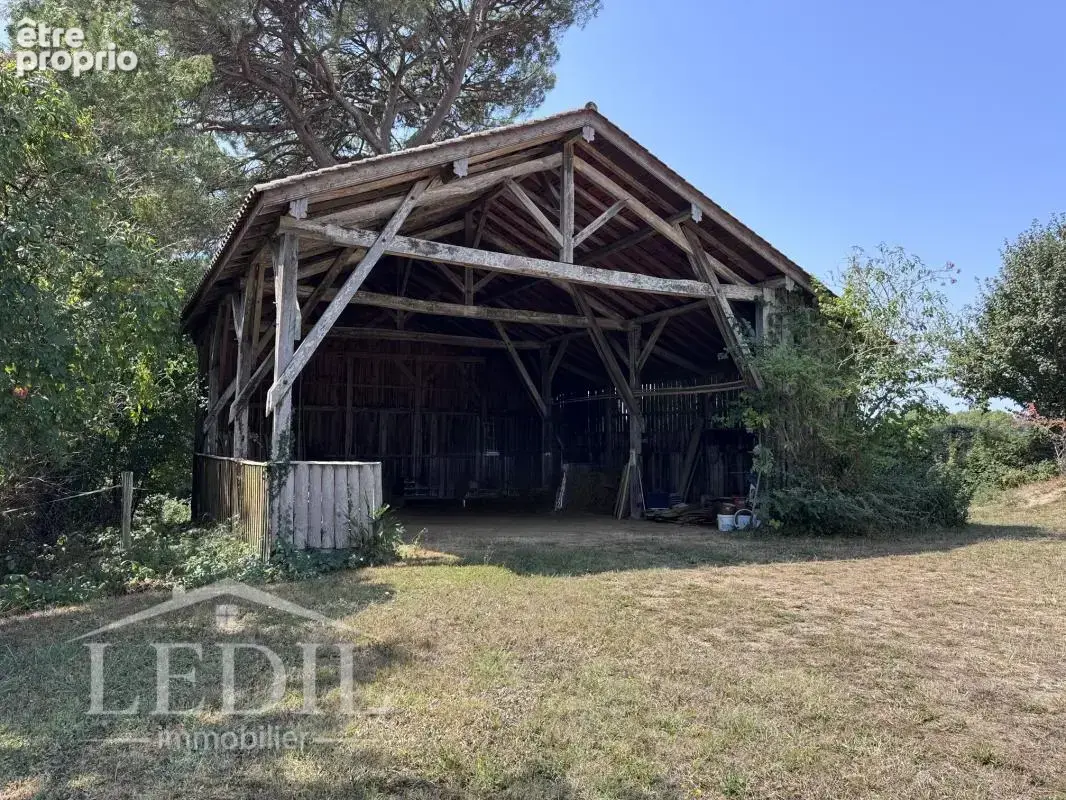 Propriété de caractère sur 2,5 ha avec vue, deux habitations et dépendances - photo 6