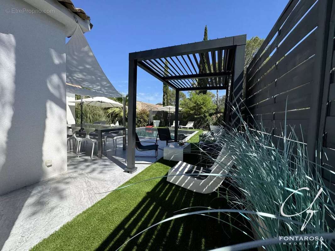 Maison à PUGET-SUR-ARGENS