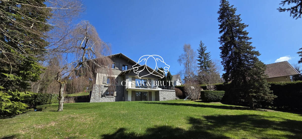 Maison à LE CHAMBON-SUR-LIGNON