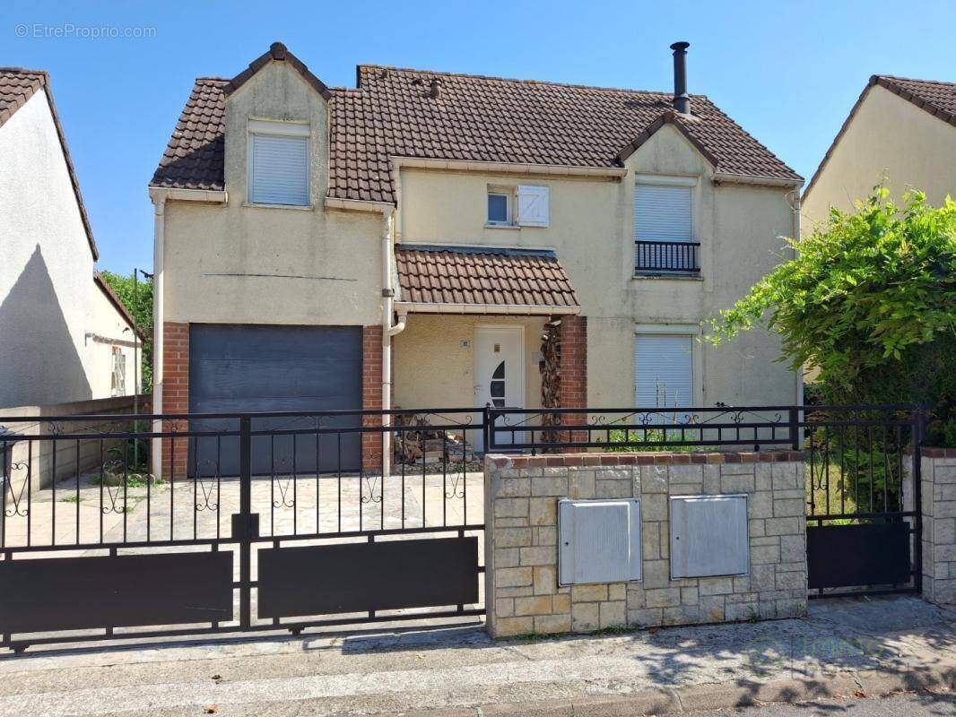 Maison à PONTAULT-COMBAULT