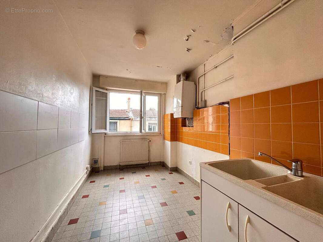  - Appartement à LYON-3E