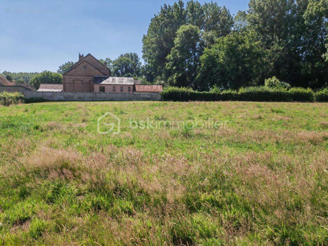 Vaste terrain de 1450m² constructible - photo 4
