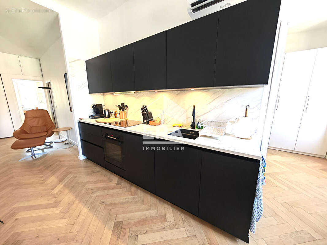 Appartement à MARSEILLE-5E