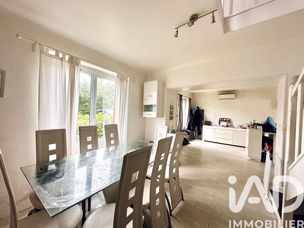 Photo 3 - Maison à SERMAISES