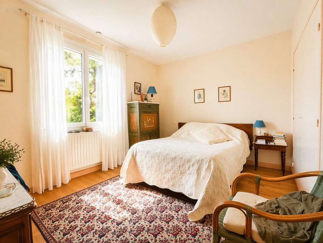 Maison à SAINT-CYR-SUR-LOIRE