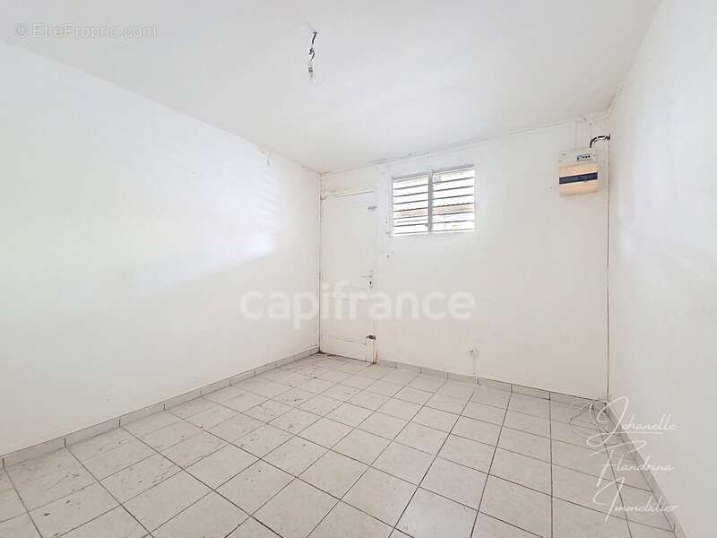 Maison à CAPESTERRE-BELLE-EAU