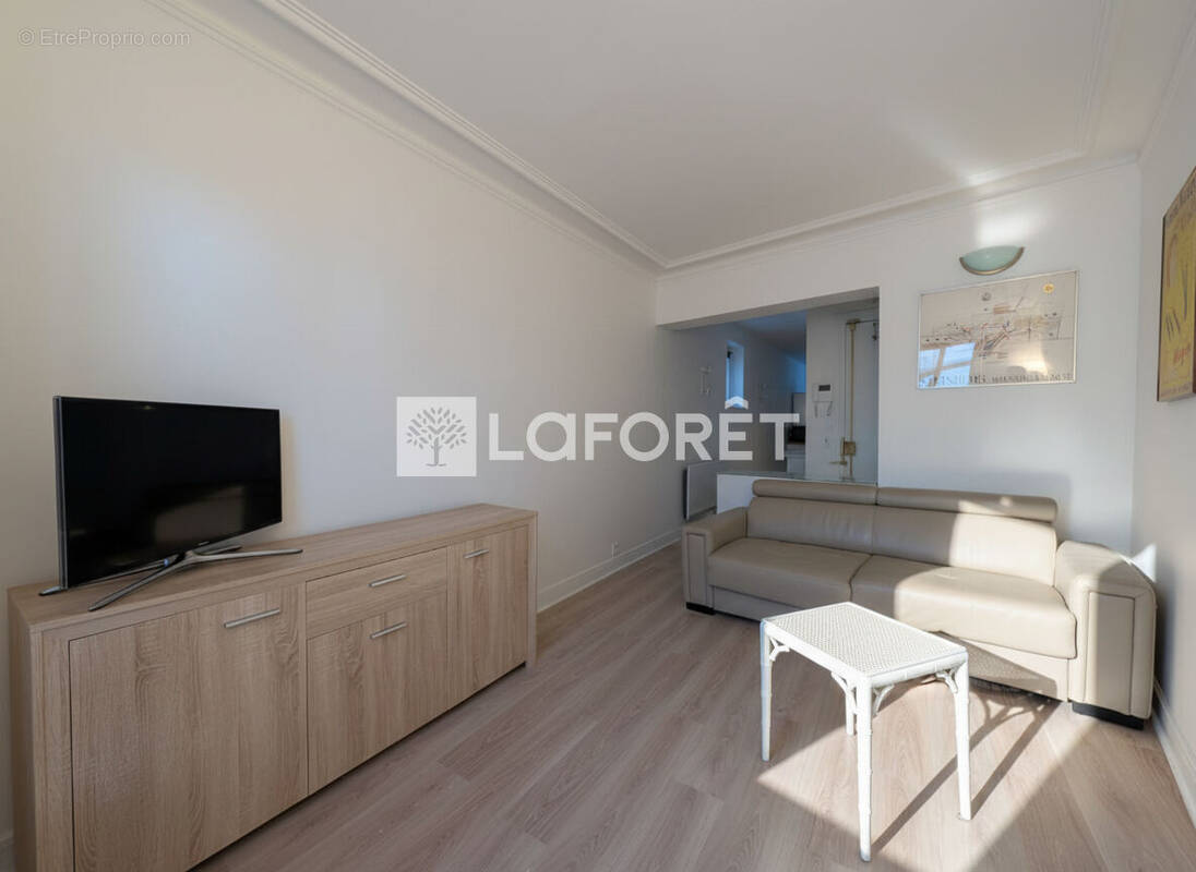 Appartement à PARIS-14E