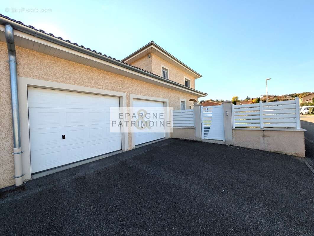 n°2 - Maison à CHARVIEU-CHAVAGNEUX