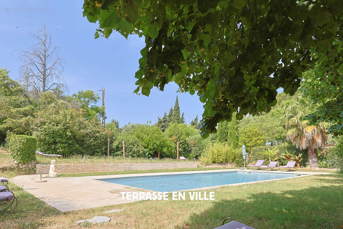 Appartement à EVENOS