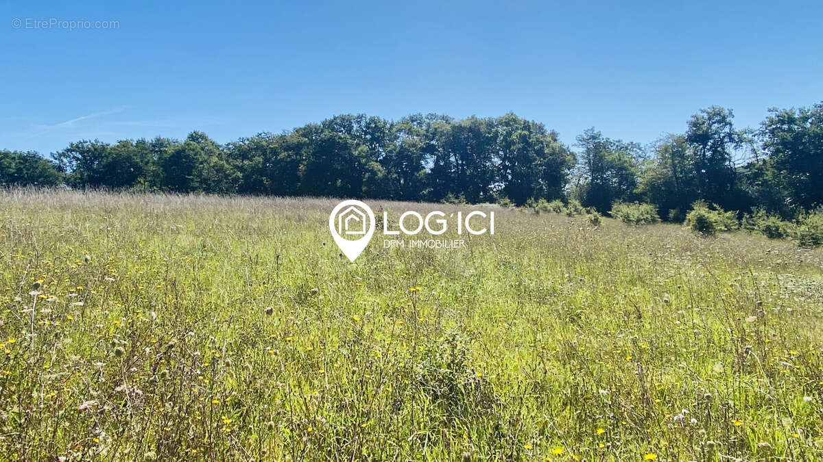 Terrain constructible 1 818 m2 non viabilisé - photo 3