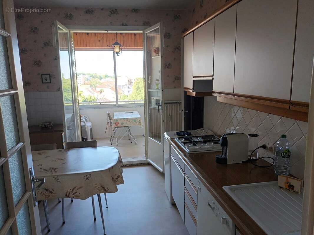 Appartement 86 m² à Montceau-Les-Mines  - photo 6