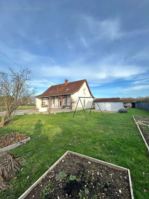Maison à SERRIGNY-EN-BRESSE