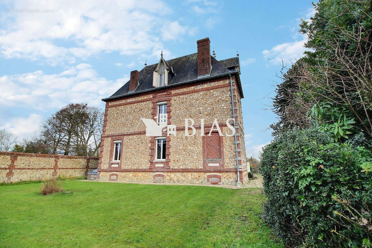 Maison à SAINT-GEORGES-DU-VIEVRE