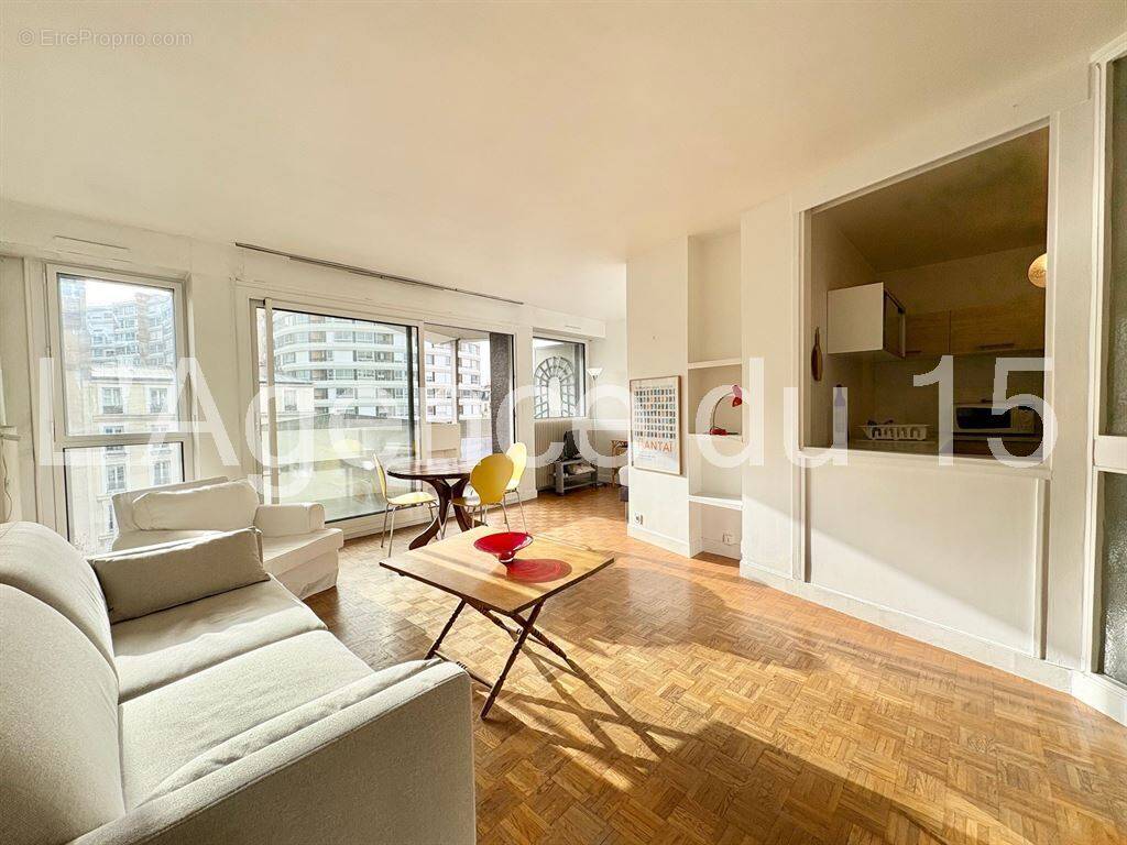 Appartement à PARIS-15E