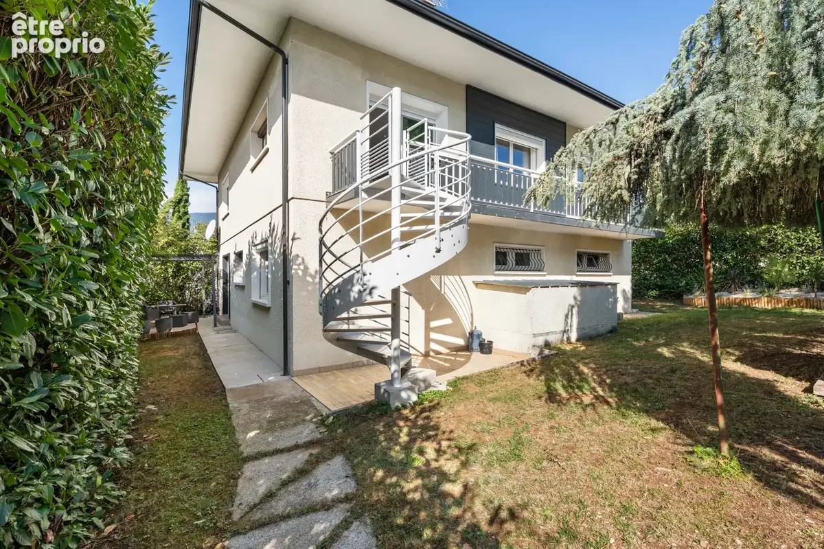 Aix-les-Bains - Maison 250 m2 - Terrain 908 m2 - photo 17