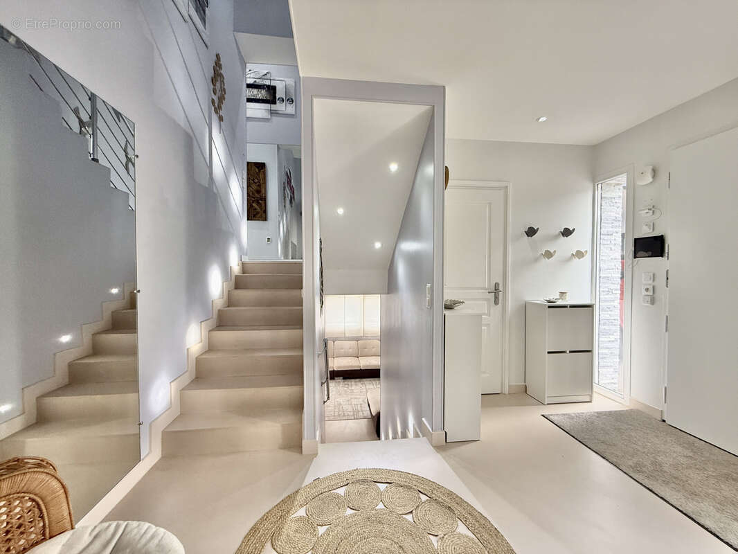 Maison à SAINT-CERGUES