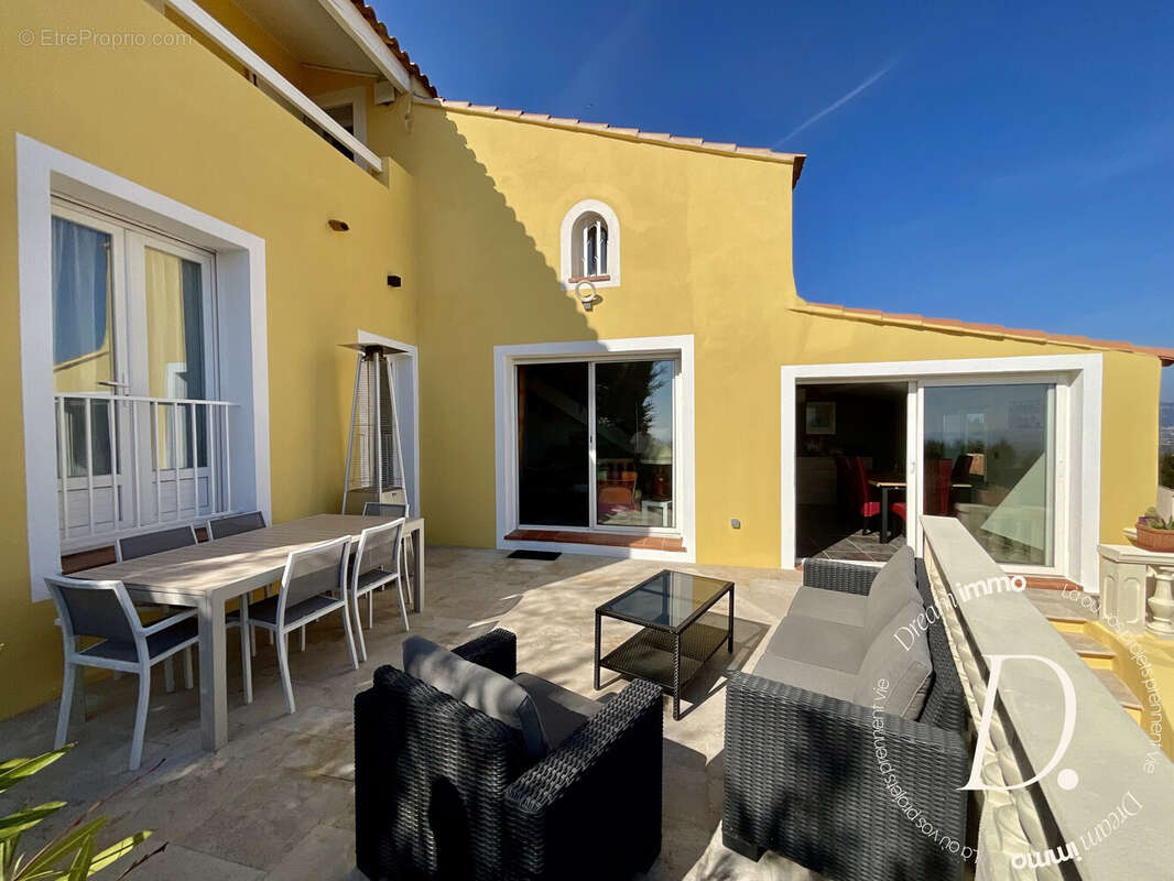 Maison à HYERES