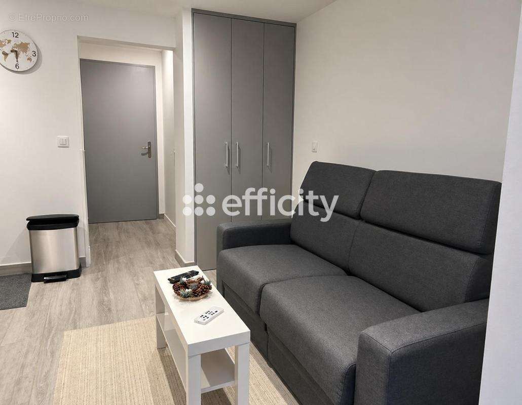 Appartement à BORMES-LES-MIMOSAS
