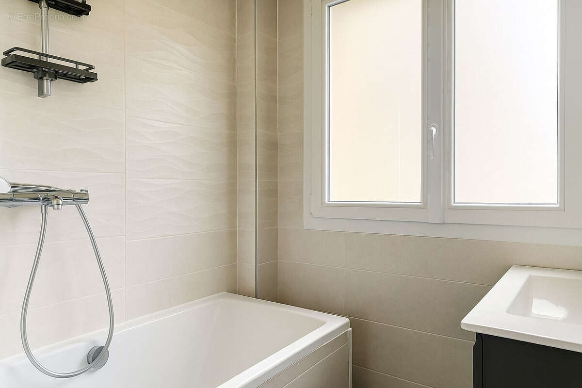 Appartement à CHARENTON-LE-PONT