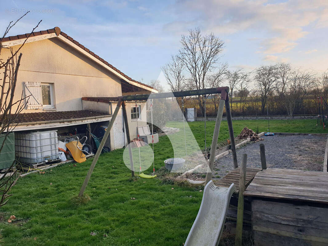 Maison à VILLARS-LES-DOMBES