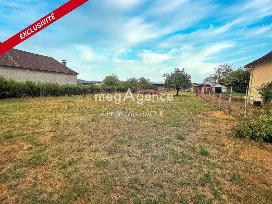Terrain à BIARS-SUR-CERE
