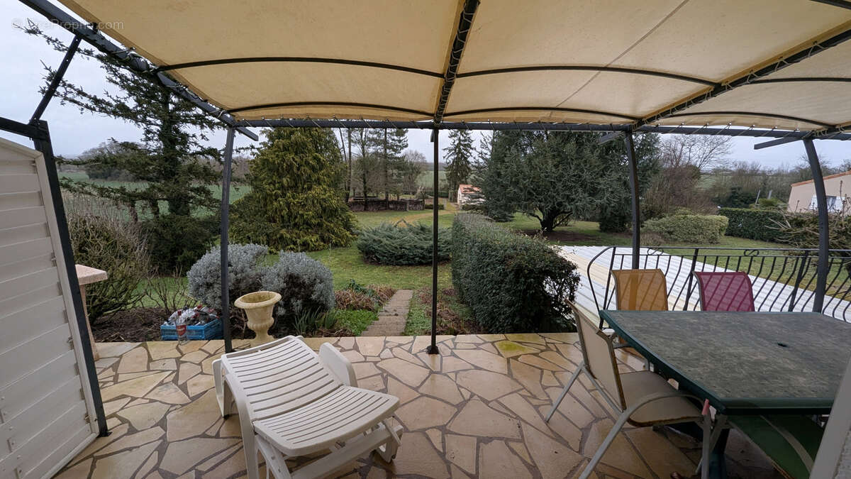 Maison à SAINT-GELAIS