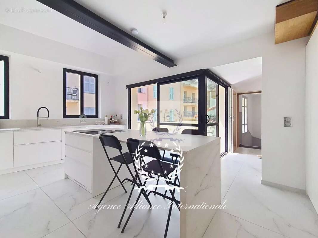 Dernier étage d'exception de 100 m² – terrasse – vue mer & port - photo 11